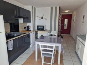 Agréable appartement 3 Personnes Port La Nouvelle RDC et petit jardin
